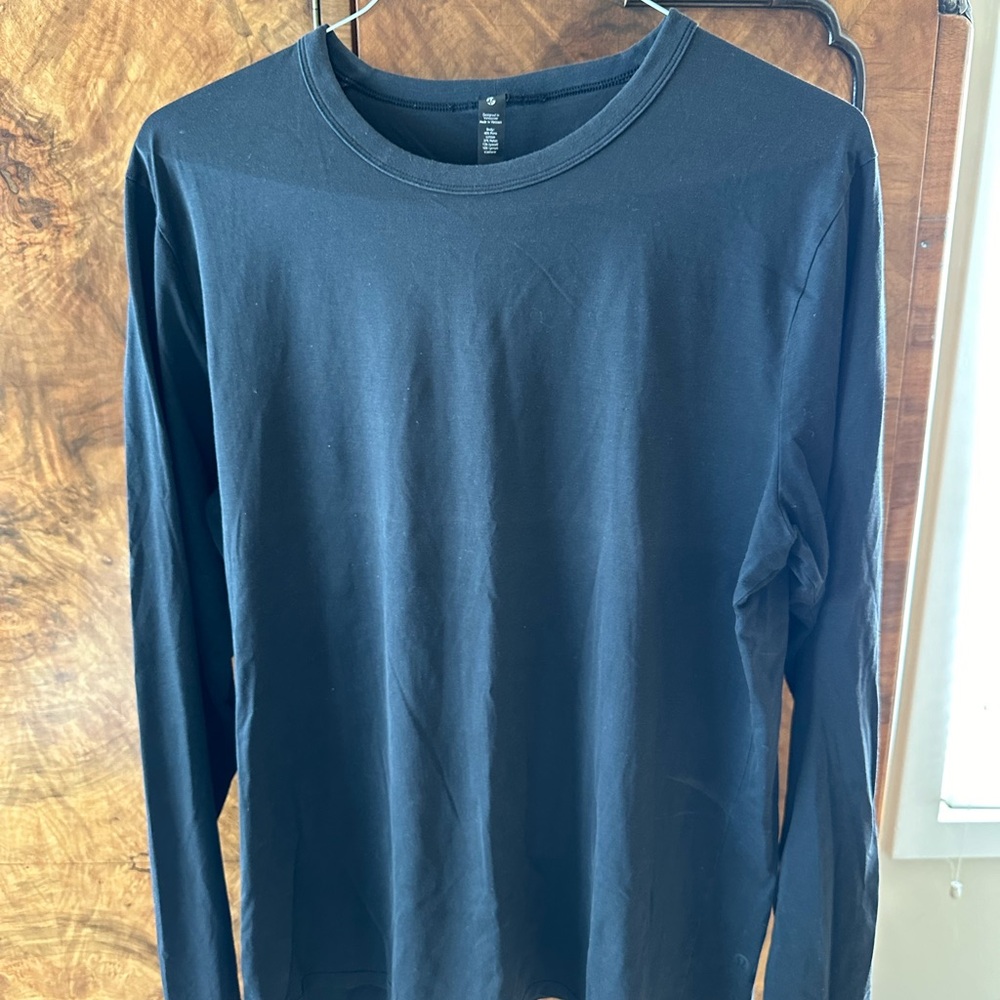 Lululemon black long sleeve top